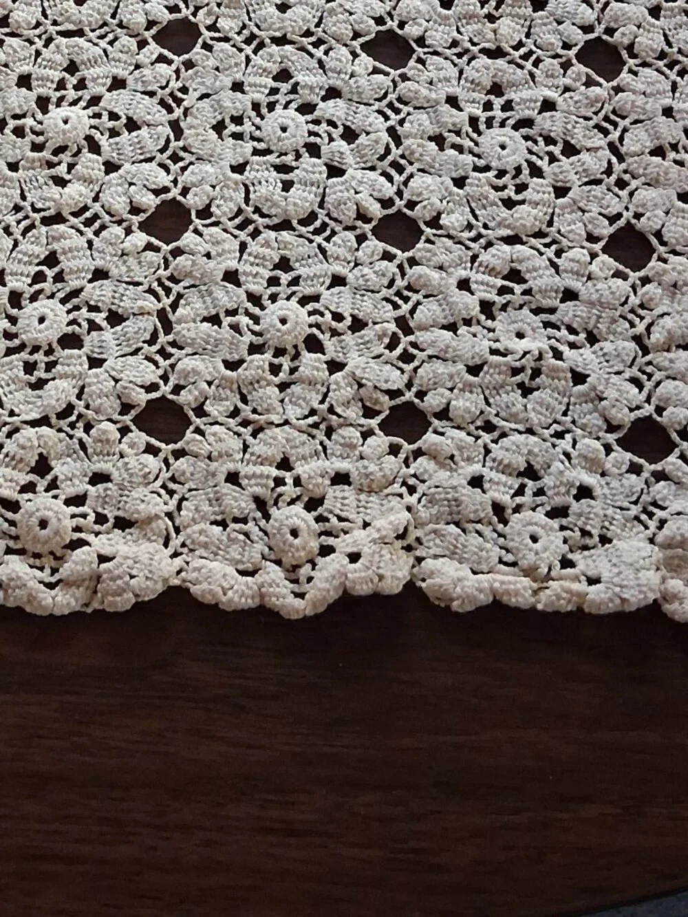 ✨  Vintage Hand Crocheted Cotton Thread Table Runner • 24x56 •